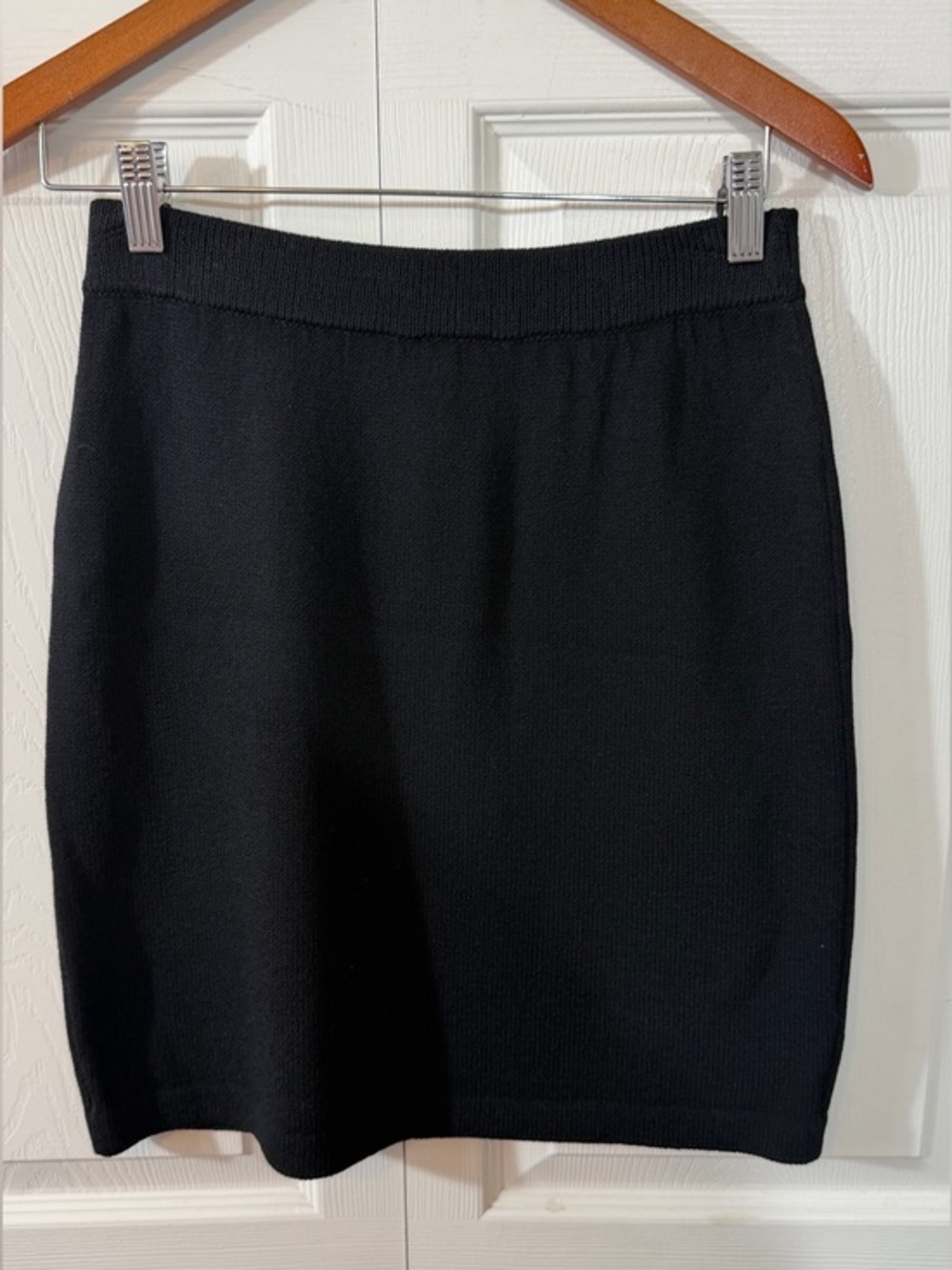St. John Basics Black Knit Pull-On Pencil Skirt Women’s Size 2